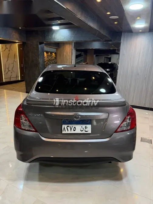 نيسان صنى 2017 رمادي مستعملة للبيع - 5