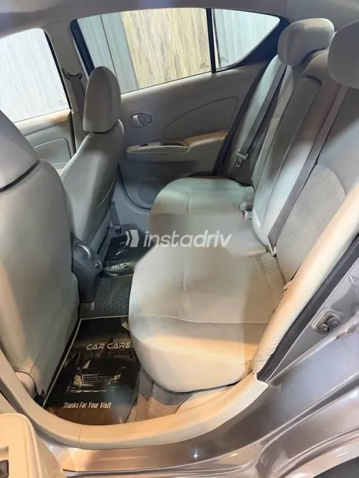 نيسان صنى 2017 رمادي مستعملة للبيع - 7