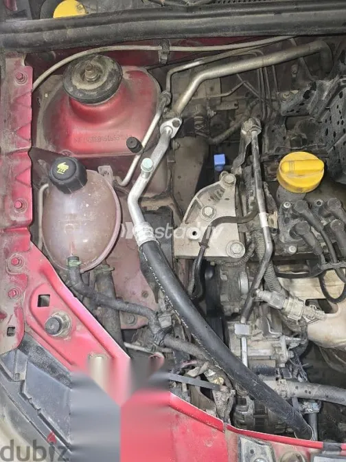 Renault Logan 2015 Red Used for Sale - 6