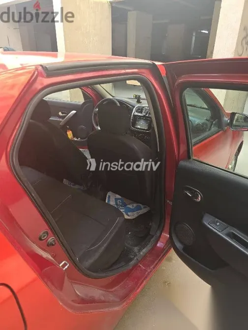 Renault Logan 2015 Red Used for Sale - 10