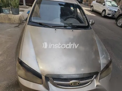 كيا سيراتو 2006 ذهبي مستعملة للبيع - 2