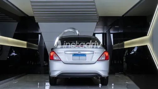 نيسان صنى 2026 فضي مستعملة للبيع - 5