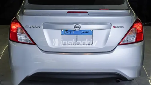 نيسان صنى 2026 فضي مستعملة للبيع - 6