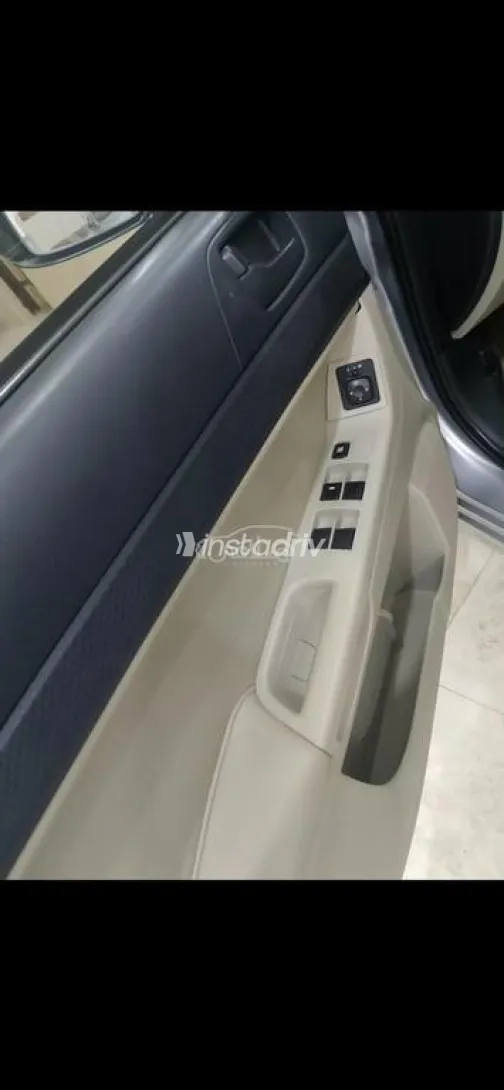 ميتسوبيشي لانسر اى اكس شارك 2015 فضي مستعملة للبيع - 2