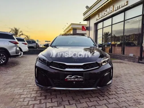 كيا اكسيد 2025 أسود مستعملة للبيع - 1
