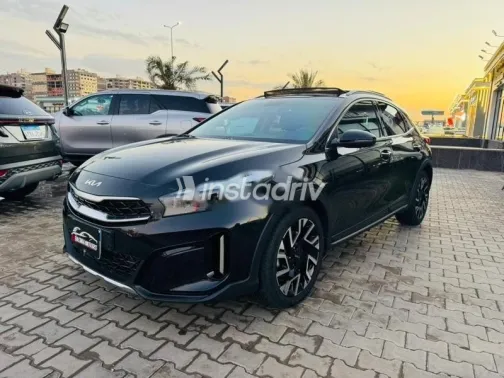 كيا اكسيد 2025 أسود مستعملة للبيع - 2