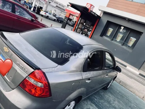 شيفروليه افيو 2016 رمادي غامق مستعملة للبيع - 2