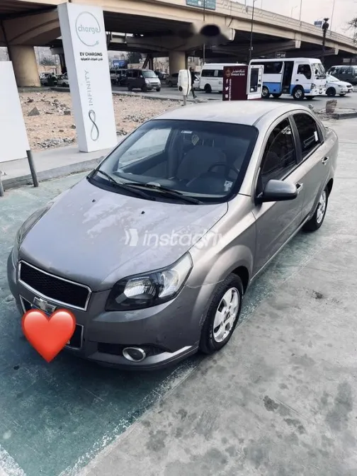 شيفروليه افيو 2016 رمادي غامق مستعملة للبيع - 4
