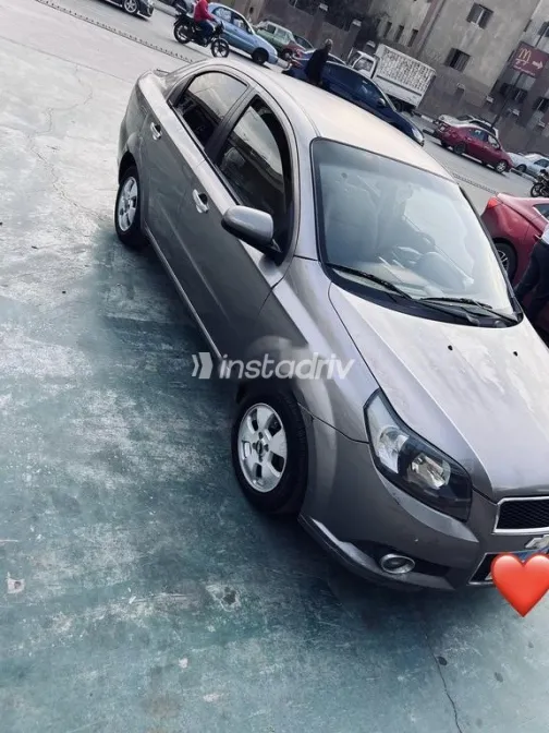 شيفروليه افيو 2016 رمادي غامق مستعملة للبيع - 5