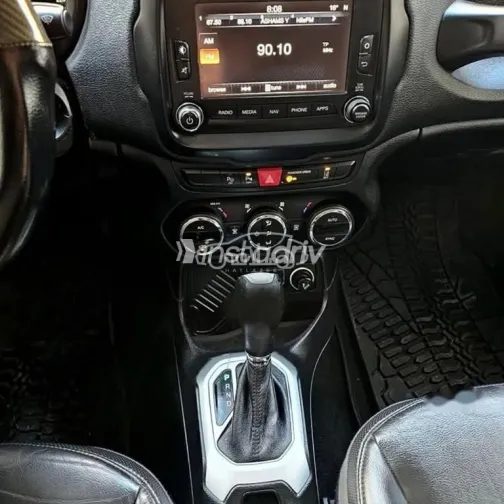 جيب رينيجيد 2017 رمادي مستعملة للبيع - 3