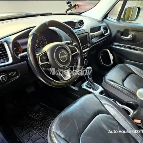 جيب رينيجيد 2017 رمادي مستعملة للبيع - 4