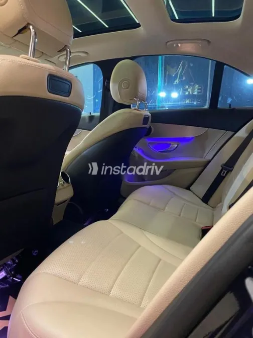 مرسيدس C 180 2019 أزرق غامق مستعملة للبيع - 3