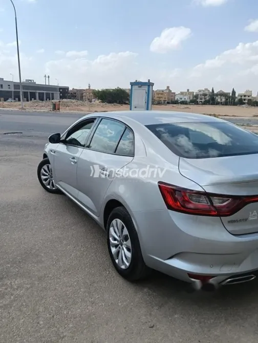 Renault Megane 2022 Silver Used for Sale - 2