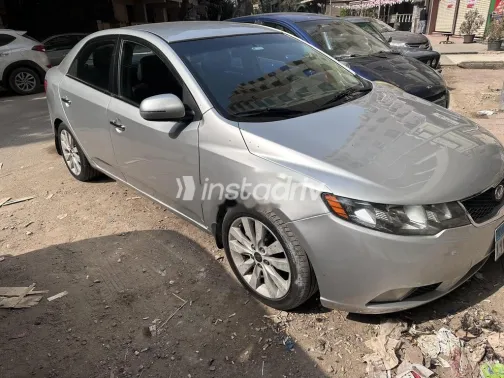 كيا سيراتو 2011 فضي مستعملة للبيع - 2