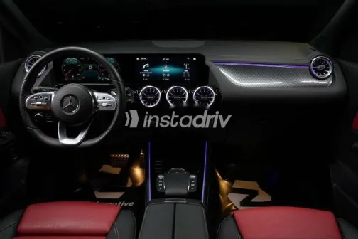 مرسيدس GLA 200 2022 أحمر مستعملة للبيع - 4