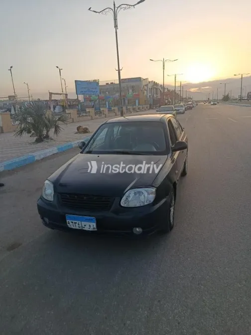 هيونداي فيرنا 2007 أسود مستعملة للبيع - 1