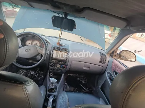 هيونداي فيرنا 2007 أسود مستعملة للبيع - 3