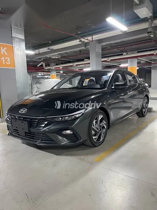 هيونداي إلنترا 2025 رمادي جديدة للبيع - 1