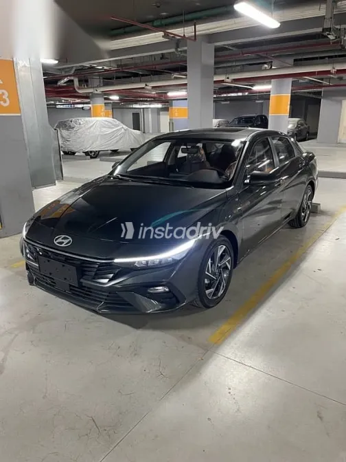 هيونداي إلنترا 2025 رمادي جديدة للبيع - 3