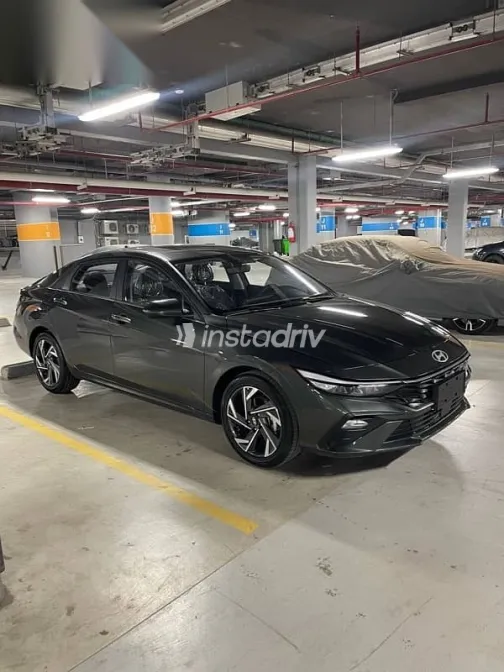 هيونداي إلنترا 2025 رمادي جديدة للبيع - 4