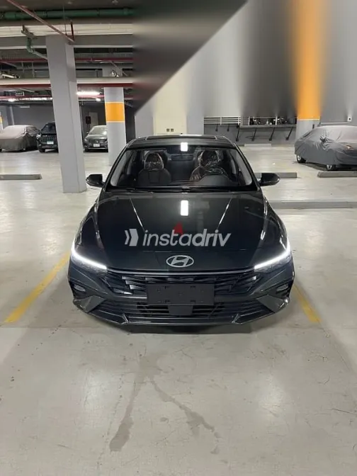 هيونداي إلنترا 2025 رمادي جديدة للبيع - 5