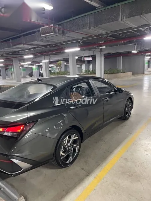 هيونداي إلنترا 2025 رمادي جديدة للبيع - 7