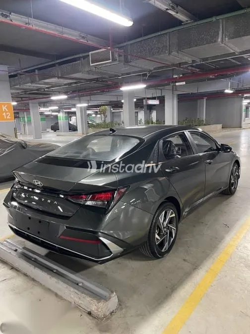 هيونداي إلنترا 2025 رمادي جديدة للبيع - 10