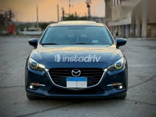 مازدا 3 2017 أزرق غامق مستعملة للبيع - 2