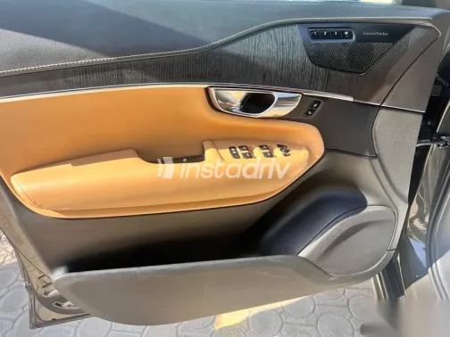 Volvo XC90 2021 Gray Used for Sale - 5