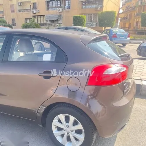 كيا ريو 2015 بني مستعملة للبيع - 7