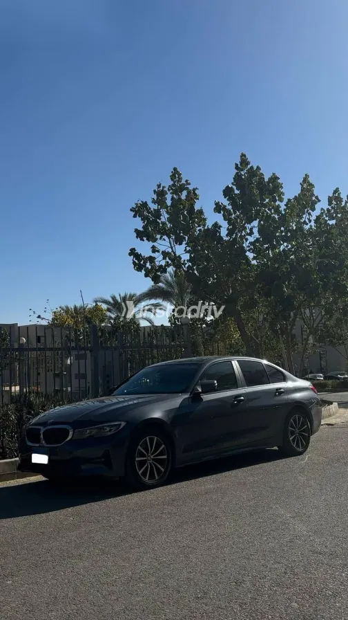 بي ام دبليو 320 2020 رمادي مستعملة للبيع - 1