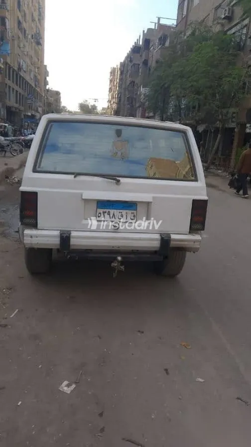 Jeep Cherokee 1992 White Used for Sale - 3