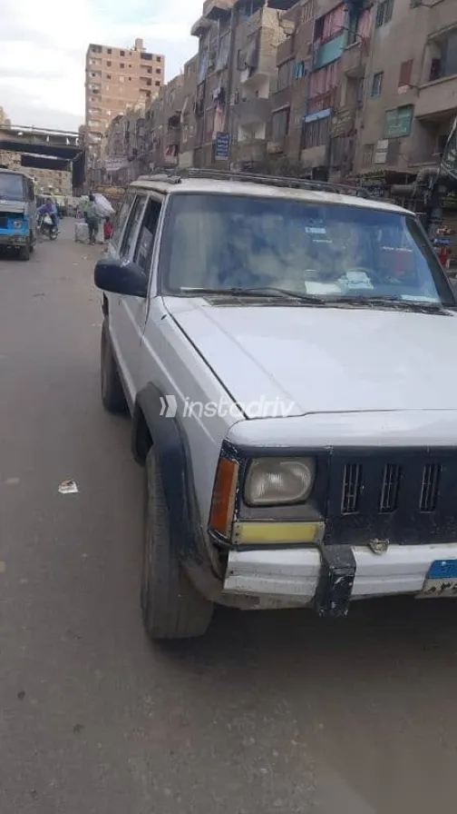 Jeep Cherokee 1992 White Used for Sale - 4