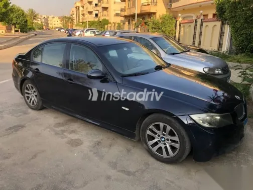 بي ام دبليو 320 2007 أزرق غامق مستعملة للبيع - 3