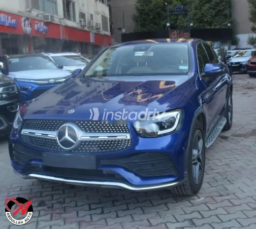 مرسيدس GLC 200 2020 أزرق غامق مستعملة للبيع - 2