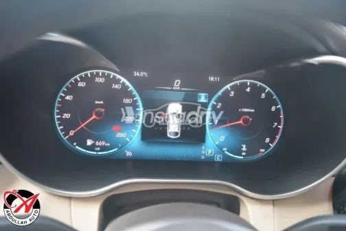 مرسيدس GLC 200 2020 أزرق غامق مستعملة للبيع - 3