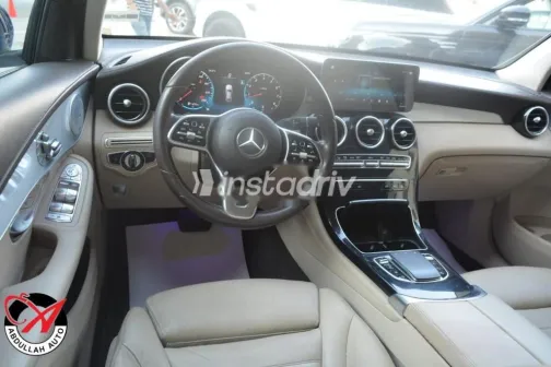 مرسيدس GLC 200 2020 أزرق غامق مستعملة للبيع - 4