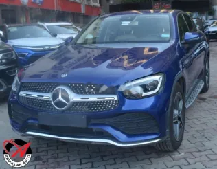 مرسيدس GLC 200 2020 أزرق غامق مستعملة للبيع