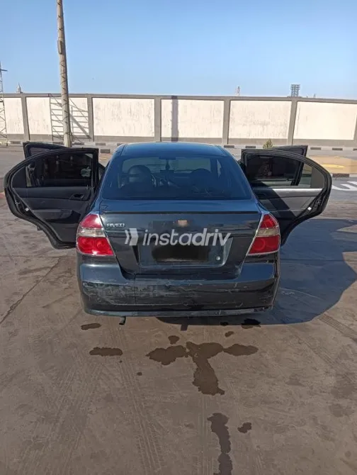 شيفروليه افيو 2017 أبيض مستعملة للبيع - 2