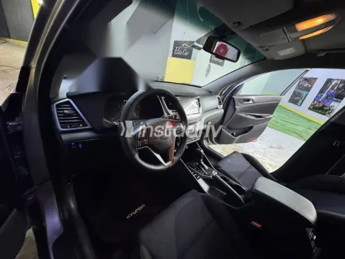 هيونداي توسان 2017 فضي مستعملة للبيع - 5