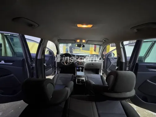 هيونداي توسان 2017 فضي مستعملة للبيع - 7