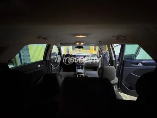 هيونداي توسان 2017 فضي مستعملة للبيع - 8