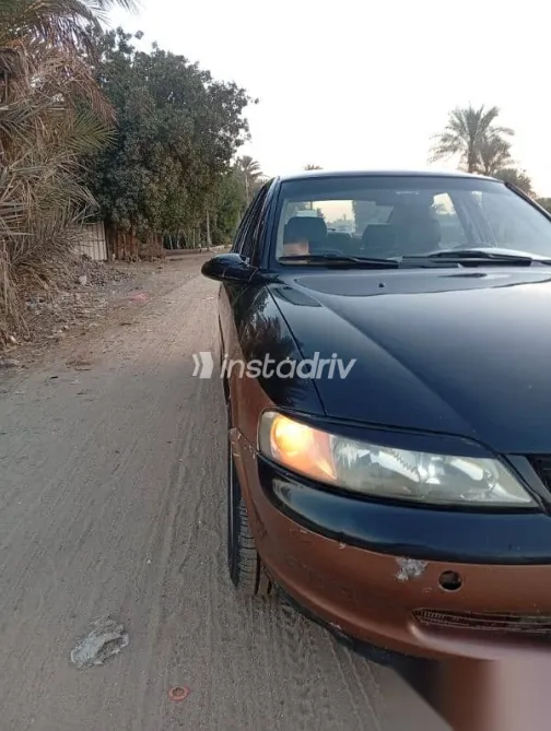 اوبل فيكترا 1998 أسود مستعملة للبيع - 3