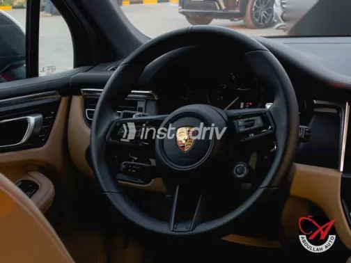 بورش ماكان 2023 أحمر مستعملة للبيع - 3