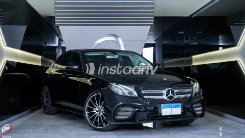 مرسيدس E 180 2017 أسود مستعملة للبيع - 1