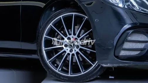 مرسيدس E 180 2017 أسود مستعملة للبيع - 8