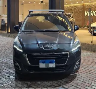 بيجو 5008 2017 رمادي مستعملة للبيع