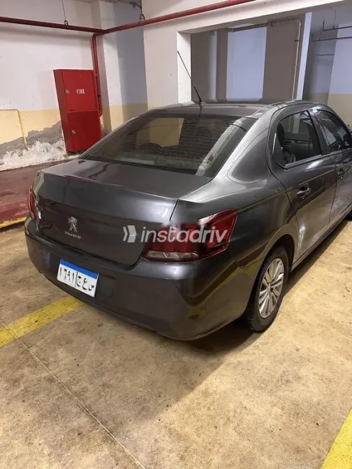 بيجو 301 2019 رمادي غامق مستعملة للبيع - 2