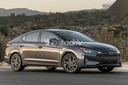 هيونداي إلنترا 2026 فضي جديدة للبيع - 1