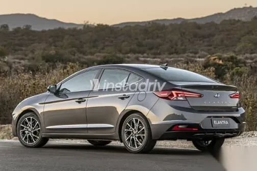 هيونداي إلنترا 2026 فضي جديدة للبيع - 6